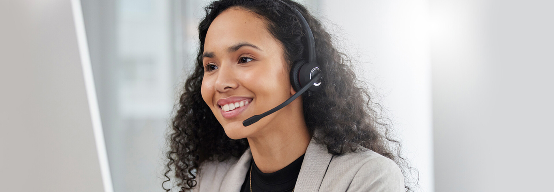 Webinaire pour expliquer comment un centre de contact alimenté par l'IA améliore l'expérience des patients