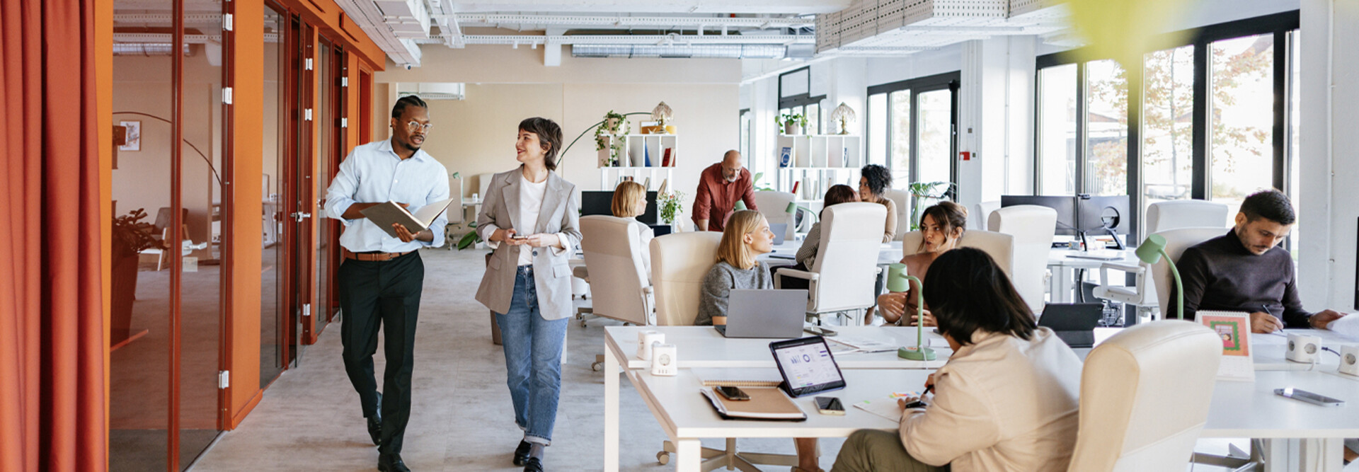 Comment les organisations suivent le rythme des changements dans l'IA