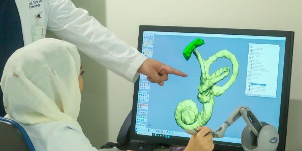Le KFSHRC développe une nouvelle technique pour traiter les troubles de l'oreille interne à l'aide de la technologie d'impression 3D ultra-micro