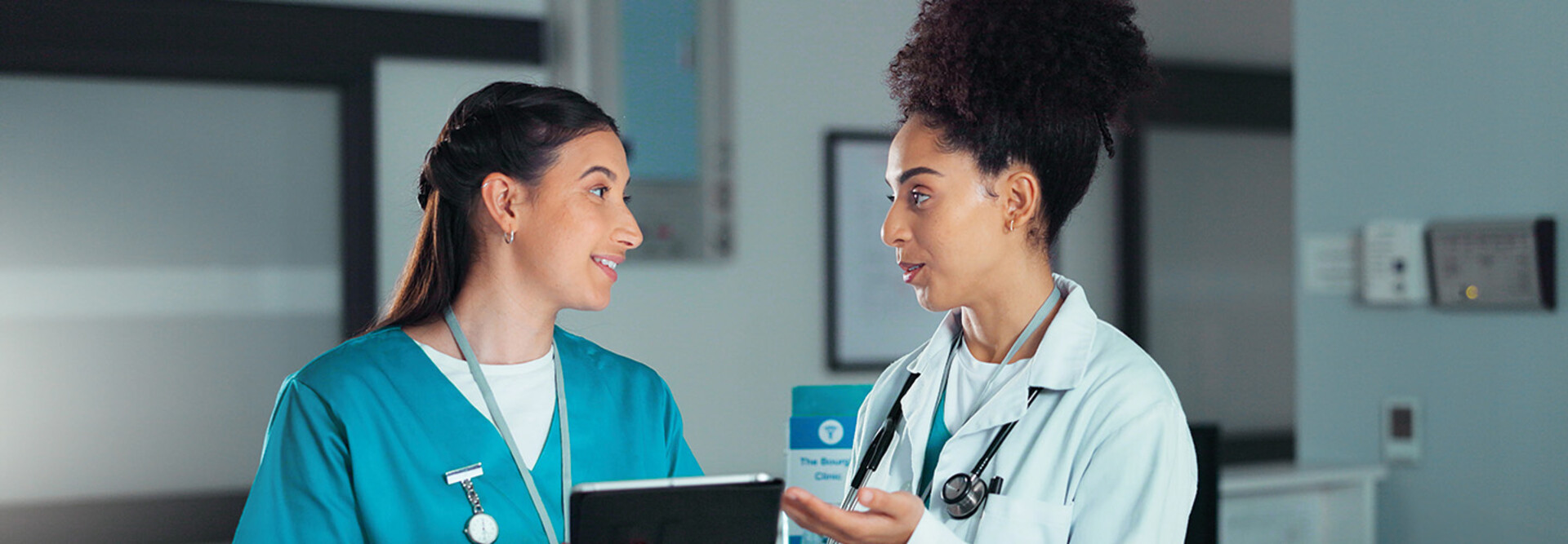 Préparer une main-d'œuvre infirmière prête à l'IA : comment l'informatique relie la technologie et les soins aux patients