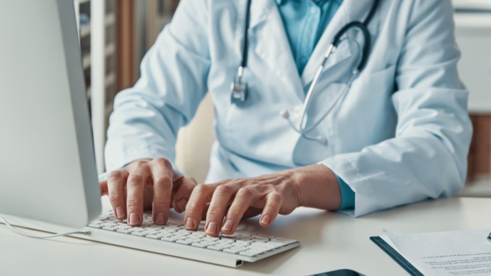 Comment les générateurs de notes de progrès modifient la documentation médicale pour les prestataires de soins chroniques