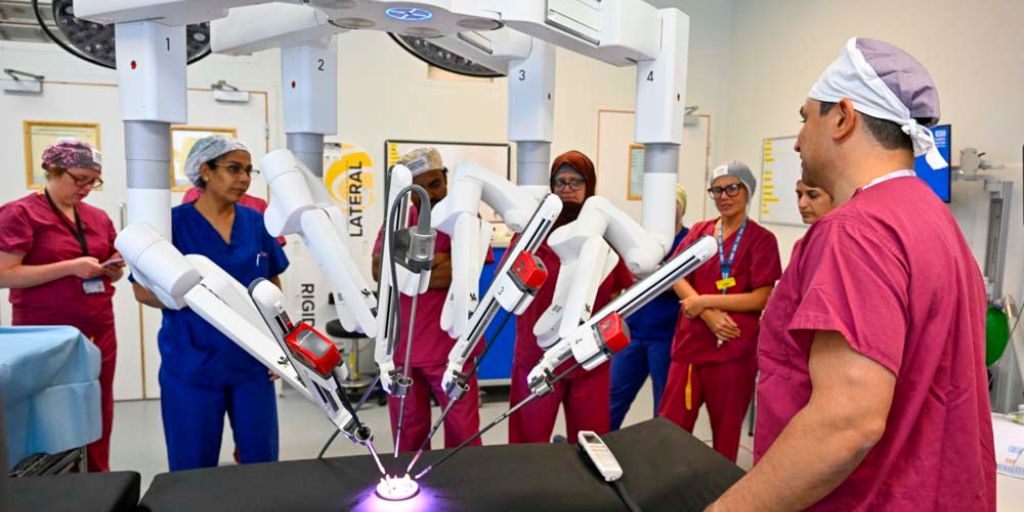 L'INCC célèbre les premières chirurgies assistées par robot